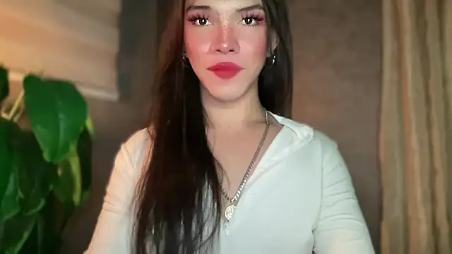 Snapshot of Misselliefayexxx chatting on 04/04/26, 02:10 Misselliefayexxx online show from 04/04/26, 02:10