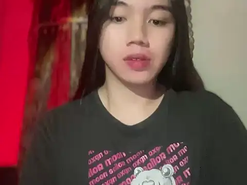 Snapshot of kat_mire chatting on 12/19/25, 05:20 kat mire online show from 12/19/25, 05:20