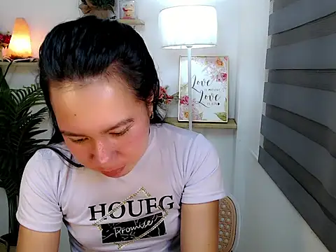 kimbratx online show from 11/10/25, 10:20