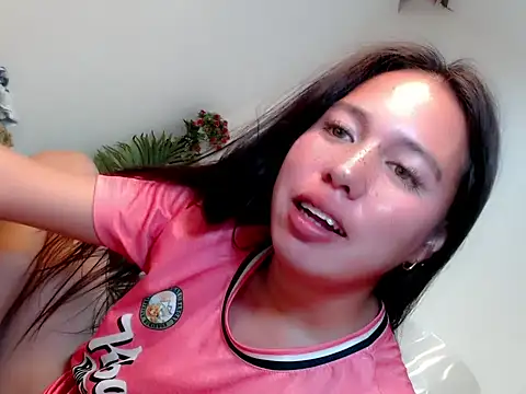 Snapshot of kimbratx chatting on 06/11/26, 12:32 kimbratx online show from 06/11/26, 12:32