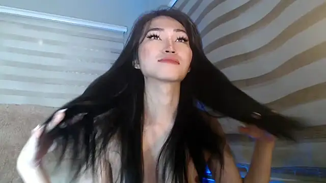 lovelychanel69xx online show from 10/04/25, 10:52