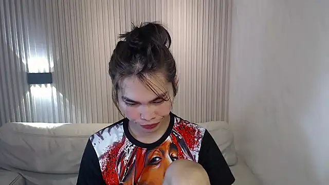 Snapshot of lovelychanel69xx chatting on 12/17/25, 12:38 lovelychanel69xx online show from 12/17/25, 12:38