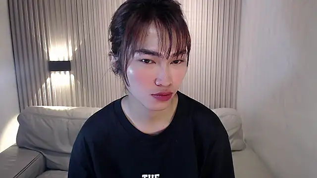 Snapshot of lovelychanel69xx chatting on 12/18/25, 11:44 lovelychanel69xx online show from 12/18/25, 11:44