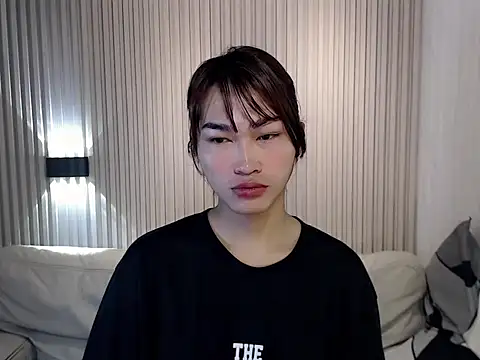 Snapshot of lovelychanel69xx chatting on 12/19/25, 11:23 lovelychanel69xx online show from 12/19/25, 11:23