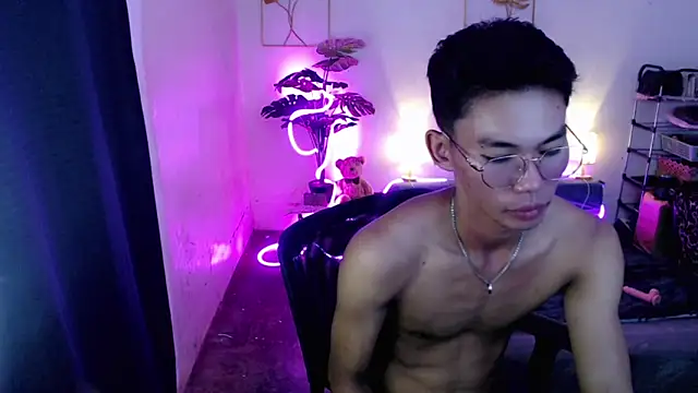 Snapshot of naughty_rence chatting on 12/05/25, 05:27 naughty rence online show from 12/05/25, 05:27