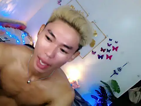 Snapshot of naughty_rence chatting on 05/06/26, 10:20 naughty rence online show from 05/06/26, 10:20