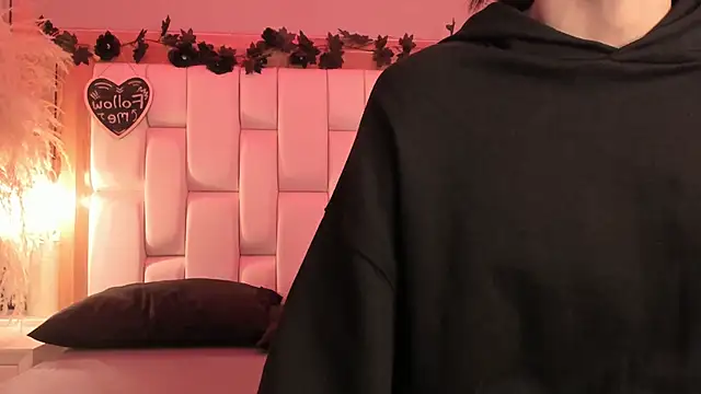 Daphne And Roger online show from 02/11/26, 10:53