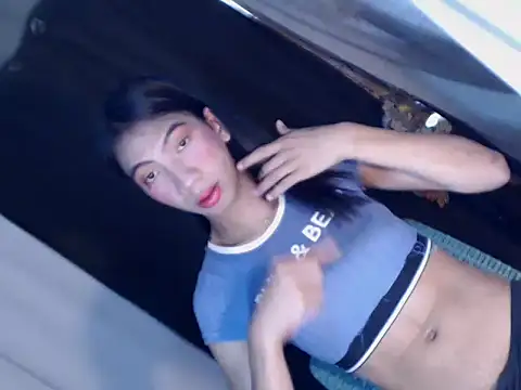 Snapshot of xyourdreamtrans chatting on 09/23/25, 03:42 xyourdreamtrans online show from 09/23/25, 03:42