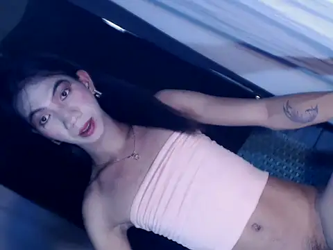 Snapshot of xyourdreamtrans chatting on 10/29/25, 06:48 xyourdreamtrans online show from 10/29/25, 06:48