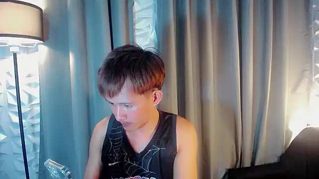 Snapshot of prince_elaijah chatting on 10/14/25, 02:40 prince elaijah online show from 10/14/25, 02:40