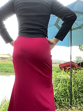 Snapshot of FishingGirl chatting on 12/20/25, 02:29 FishingGirl online show from 12/20/25, 02:29