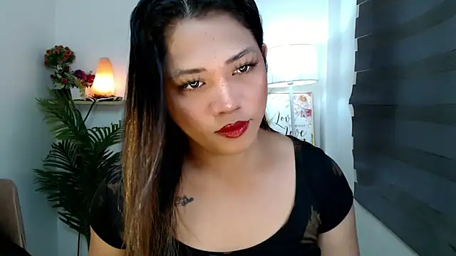 Snapshot of scarlett_brownx69 chatting on 11/21/25, 10:36 scarlett brownx69 online show from 11/21/25, 10:36