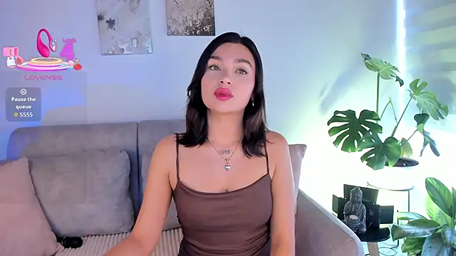 Snapshot of Estrer_collins chatting on 11/04/25, 07:46 Estrer collins online show from 11/04/25, 07:46