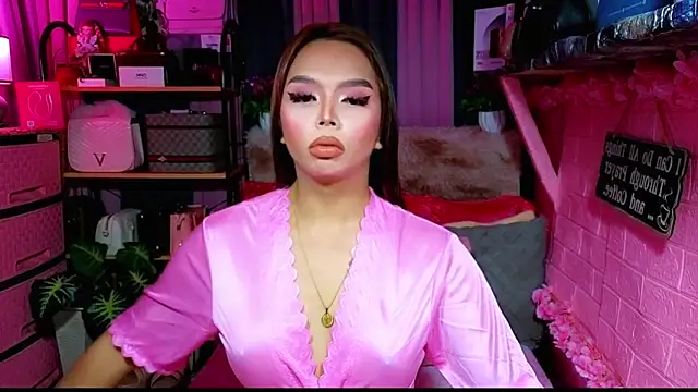 Snapshot of MoniqueCeleste chatting on 10/28/25, 12:03 MoniqueCeleste online show from 10/28/25, 12:03