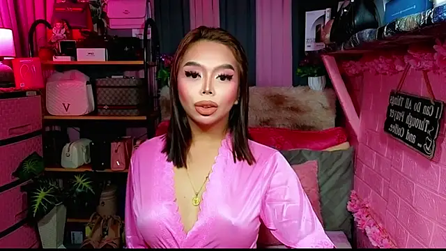 Snapshot of MoniqueCeleste chatting on 10/29/25, 12:57 MoniqueCeleste online show from 10/29/25, 12:57