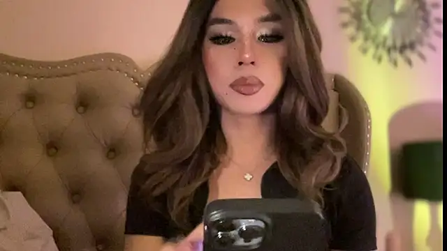 Snapshot of solana_imani chatting on 04/09/26, 03:50 solana imani online show from 04/09/26, 03:50
