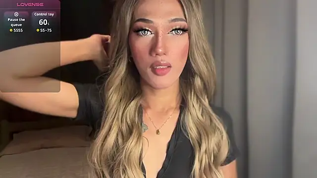 Lust-sluttymira online show from 10/15/25, 10:15