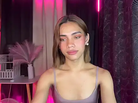 Snapshot of Lovelynikki03 chatting on 10/14/25, 06:31 Lovelynikki03 online show from 10/14/25, 06:31