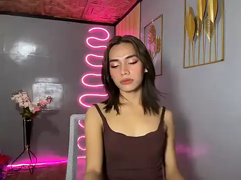 Snapshot of Lovelynikki03 chatting on 04/23/26, 10:12 Lovelynikki03 online show from 04/23/26, 10:12