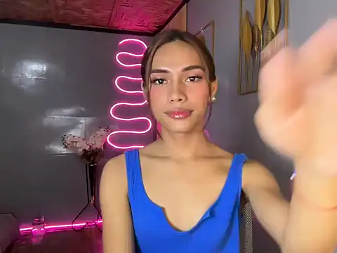 Lovelynikki03 online show from 05/10/26, 07:13