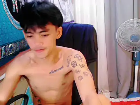 urhunky boy online show from 10/09/25, 03:54