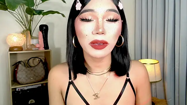 Snapshot of miyaa_Moore chatting on 11/29/25, 08:01 miyaa Moore online show from 11/29/25, 08:01