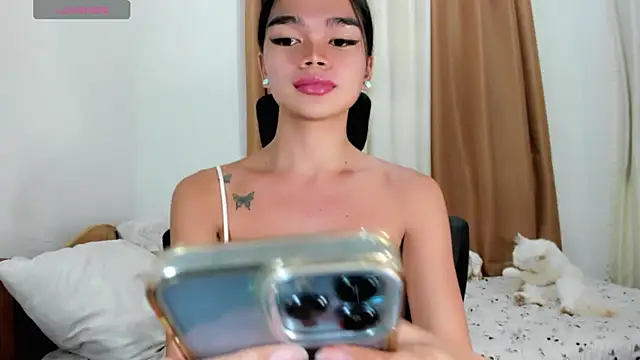 kendall petite18 online show from 07/09/26, 07:07