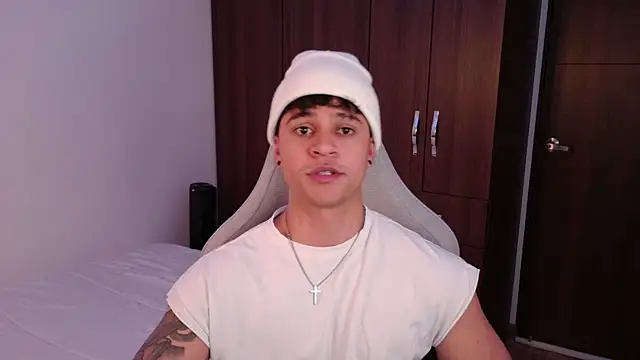 domsantiago  online show from 09/21/25, 03:52