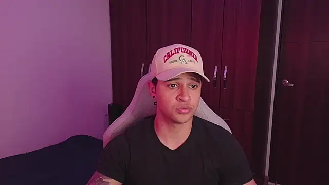 domsantiago  online show from 09/29/25, 01:00