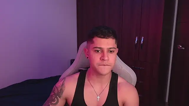 domsantiago  online show from 10/15/25, 01:39