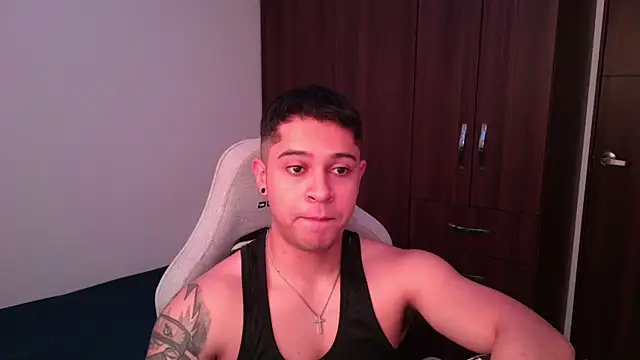 domsantiago  online show from 10/15/25, 05:35