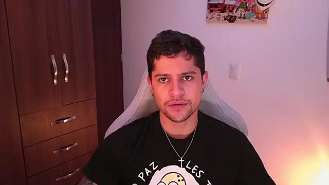 domsantiago  online show from 11/18/25, 03:56