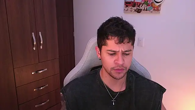 domsantiago  online show from 11/19/25, 02:55