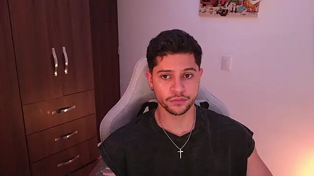 domsantiago  online show from 12/05/25, 02:09