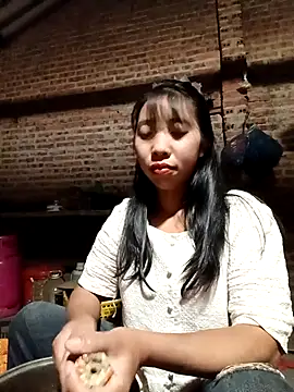 emaame68 online show from 11/28/25, 12:08