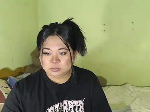 Snapshot of Im_ur_mother chatting on 04/16/26, 06:03 Im ur mother online show from 04/16/26, 06:03