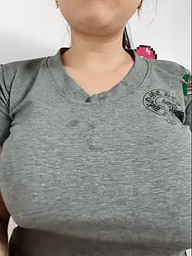 Snapshot of Shiny_Babe chatting on 03/14/26, 03:23 Shiny Babe online show from 03/14/26, 03:23