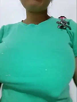 Snapshot of Shiny_Babe chatting on 03/16/26, 03:16 Shiny Babe online show from 03/16/26, 03:16