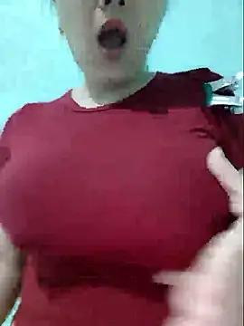 Snapshot of Shiny_Babe chatting on 03/25/26, 06:36 Shiny Babe online show from 03/25/26, 06:36