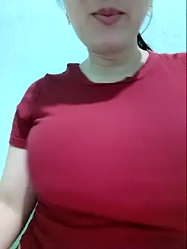 Snapshot of Shiny_Babe chatting on 04/06/26, 03:04 Shiny Babe online show from 04/06/26, 03:04