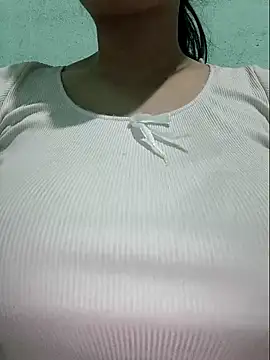 Snapshot of Shiny_Babe chatting on 04/08/26, 02:55 Shiny Babe online show from 04/08/26, 02:55