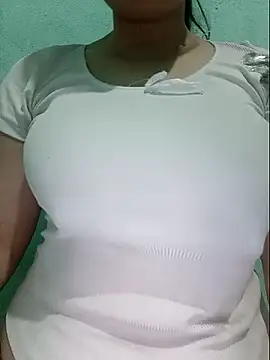 Snapshot of Shiny_Babe chatting on 06/07/26, 05:22 Shiny Babe online show from 06/07/26, 05:22