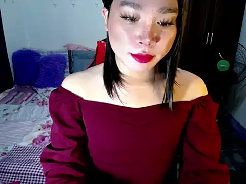 Urassiansweetcummer online show from 09/13/25, 01:49