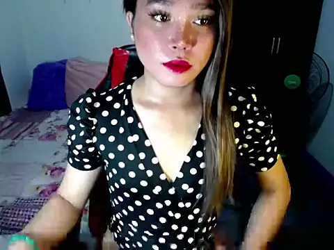 Urassiansweetcummer online show from 10/20/25, 02:12