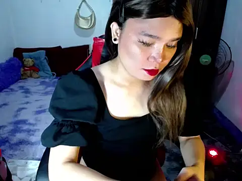 Snapshot of Urassiansweetcummer chatting on 03/17/26, 02:49 Urassiansweetcummer online show from 03/17/26, 02:49