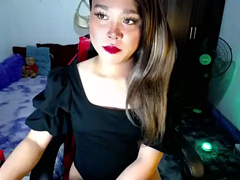 Snapshot of Urassiansweetcummer chatting on 03/18/26, 03:20 Urassiansweetcummer online show from 03/18/26, 03:20