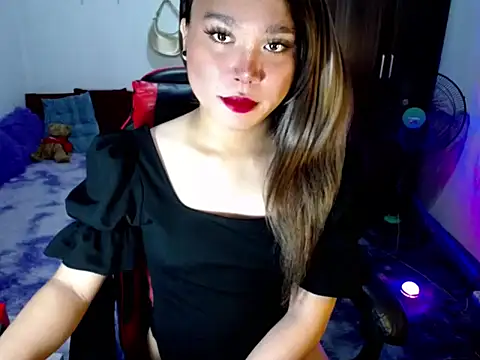 Snapshot of Urassiansweetcummer chatting on 03/19/26, 02:26 Urassiansweetcummer online show from 03/19/26, 02:26