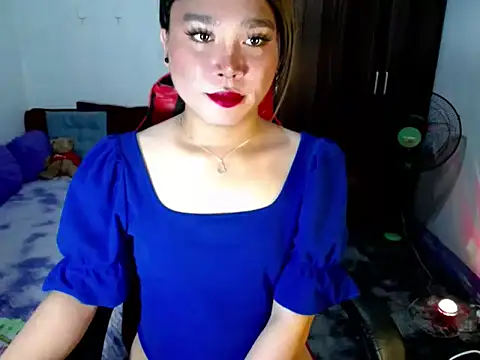 Snapshot of Urassiansweetcummer chatting on 04/10/26, 02:39 Urassiansweetcummer online show from 04/10/26, 02:39