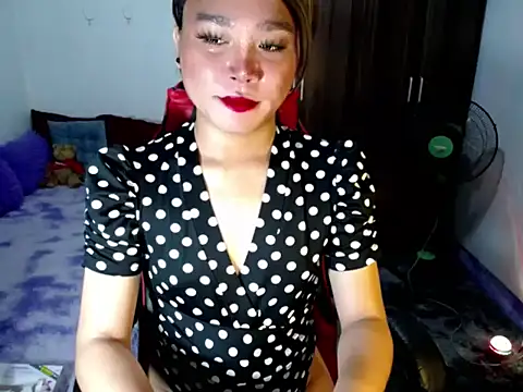 Snapshot of Urassiansweetcummer chatting on 04/12/26, 02:49 Urassiansweetcummer online show from 04/12/26, 02:49