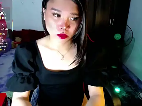 Urassiansweetcummer online show from 07/14/26, 02:56